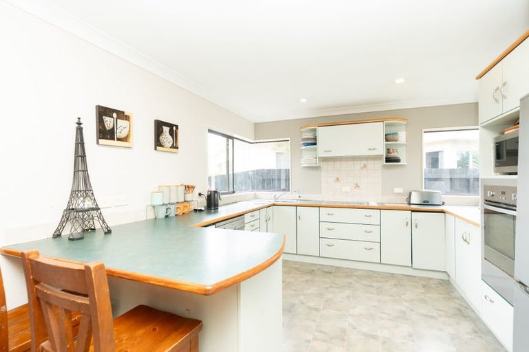 Photo of property in 17 Moverley Place, Pukete, Hamilton, 3200