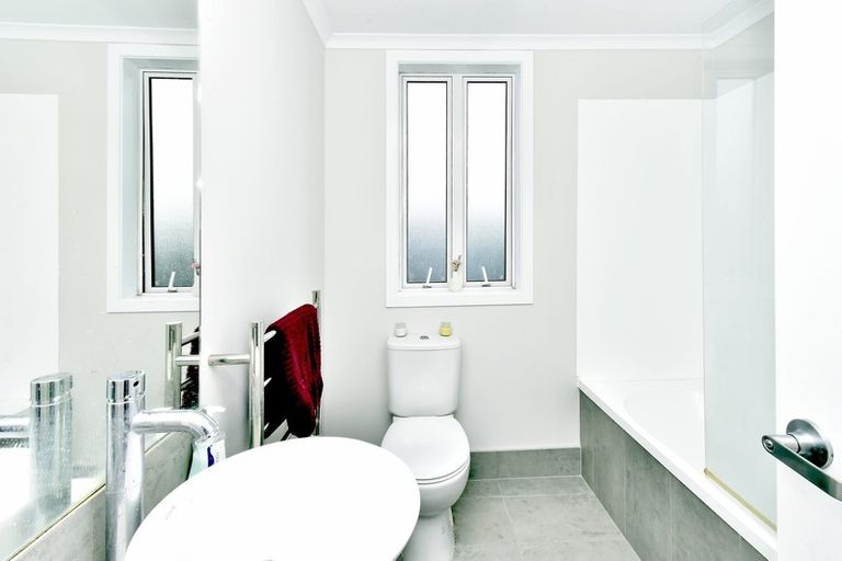 Photo of property in 24 Fernly Rise, Flat Bush, Auckland, 2019