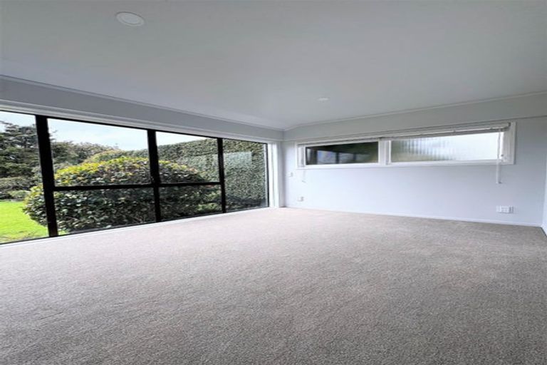 Photo of property in 8 Terrylyn Drive, Hillcrest, Auckland, 0627