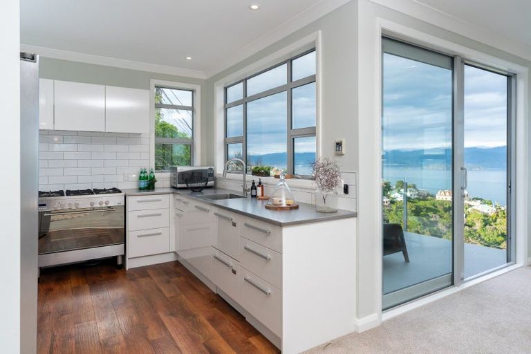 Photo of property in 118a Nicholson Road, Khandallah, Wellington, 6035