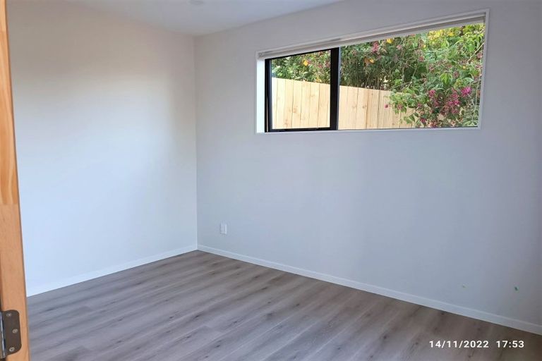 Photo of property in 49a Prince Regent Drive, Half Moon Bay, Auckland, 2012