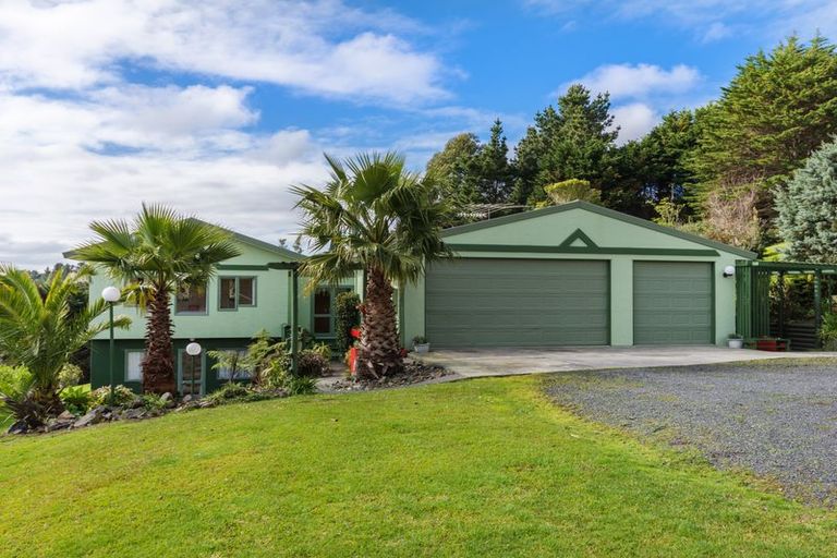 Photo of property in 536 Kaipara Road, Papakura, 2582