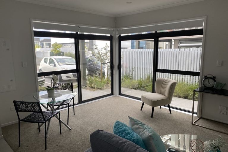 Photo of property in 17 Tuatua Road, Hobsonville, Auckland, 0616