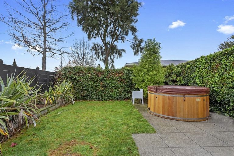 Photo of property in 33 Lynfield Avenue, Ilam, Christchurch, 8041