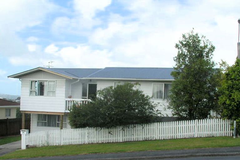 Photo of property in 14 Raelene Place, Massey, Auckland, 0614