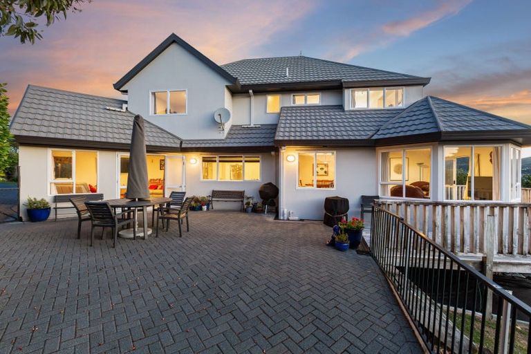 Photo of property in 56 Molyneux Close, Whitby, Porirua, 5024