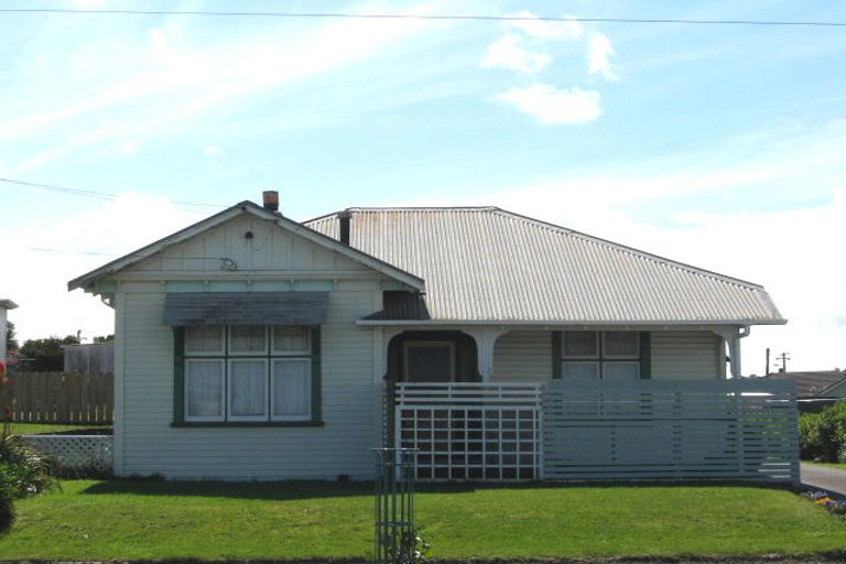 Photo of property in 174 Puriri Street, Castlecliff, Whanganui, 4501