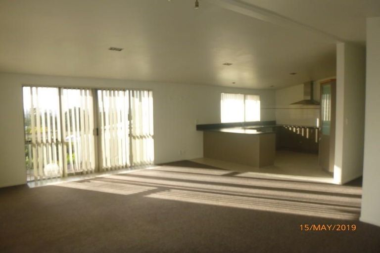 Photo of property in 1 Cron Avenue, Te Atatu South, Auckland, 0610