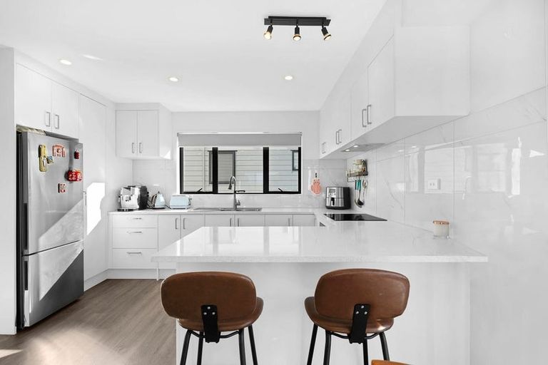 Photo of property in 3/45 Dale Crescent, Pakuranga, Auckland, 2010