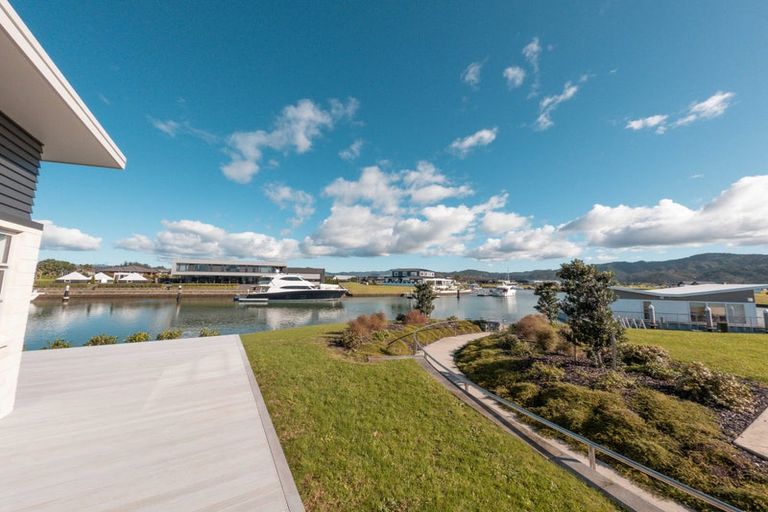 Photo of property in 16 Vanita Drive, Whitianga, 3510