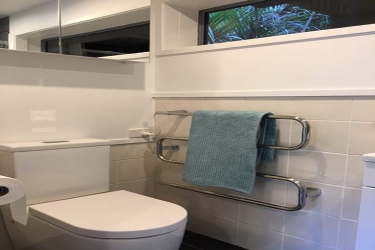 Photo of property in 37 Western Road, Laingholm, Auckland, 0604