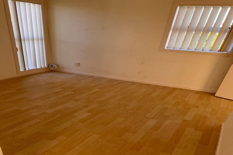 Photo of property in 46 Hadfield Street, Beach Haven, Auckland, 0626