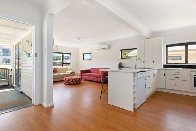 Photo of property in 6 Pitau Road, Mount Maunganui, 3116