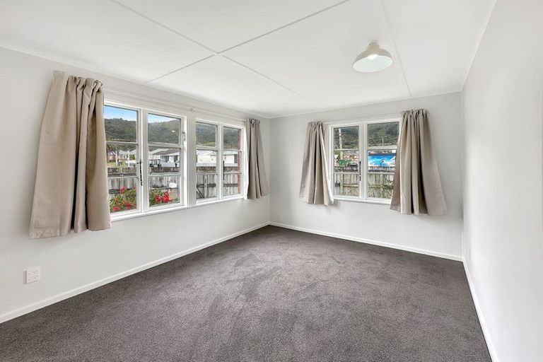 Photo of property in 68 Seddon Street, Naenae, Lower Hutt, 5011