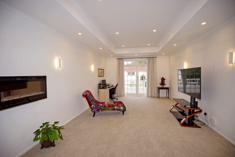 Photo of property in 1/25 James Evans Drive, Northcote, Auckland, 0627