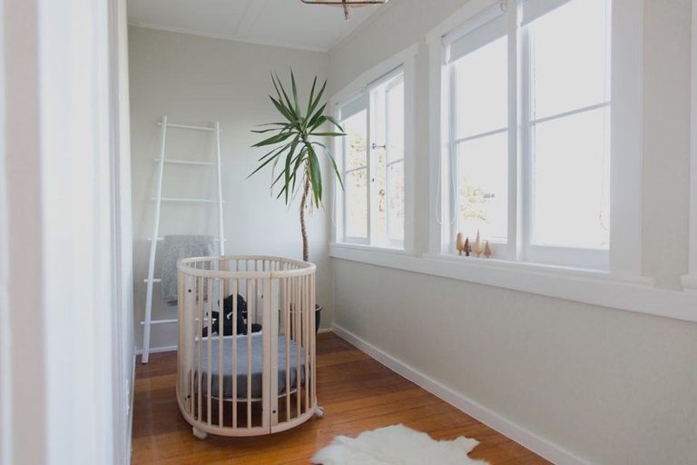Photo of property in 112 Queen Street, Northcote Point, Auckland, 0627