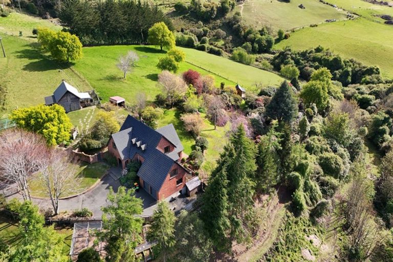 Photo of property in 32 Honeystone Street, Helensburgh, Dunedin, 9010