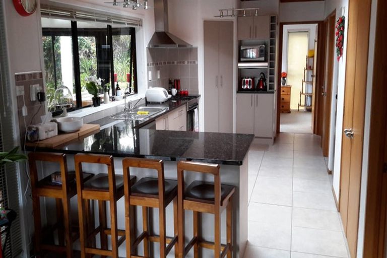 Photo of property in 2/28 Beach Road, Pahurehure, Papakura, 2113