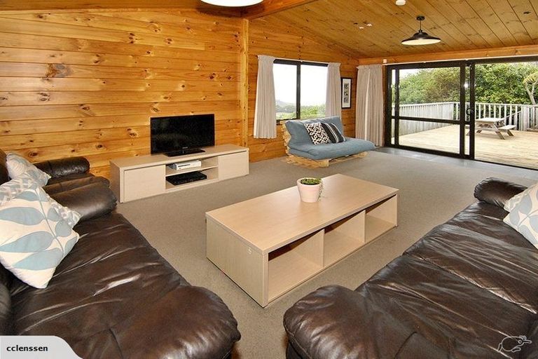 Photo of property in 60 Nalanda Crescent, Broadmeadows, Wellington, 6035