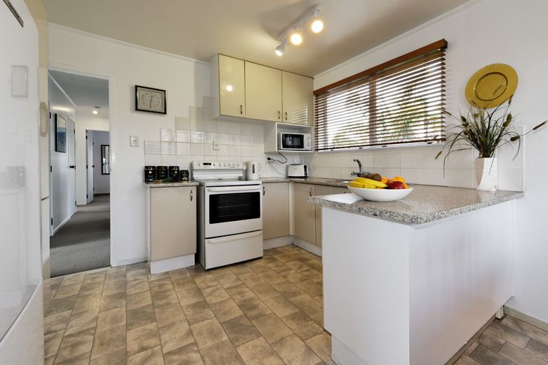 Photo of property in 2/38 Borich Road, Sunnyvale, Auckland, 0612