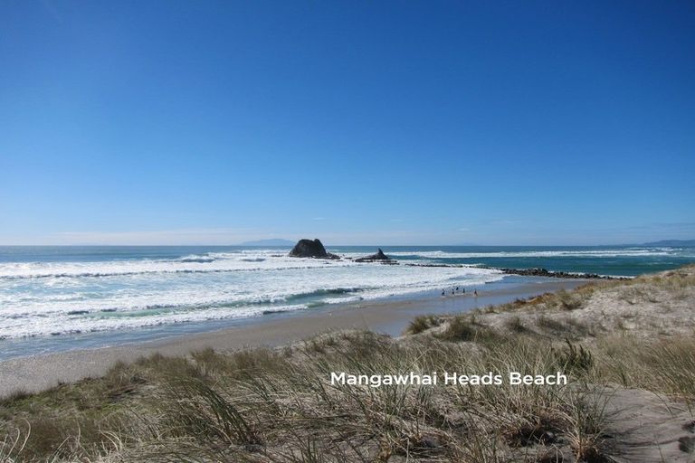 Photo of property in 28 North Avenue, Mangawhai Heads, Mangawhai, 0505