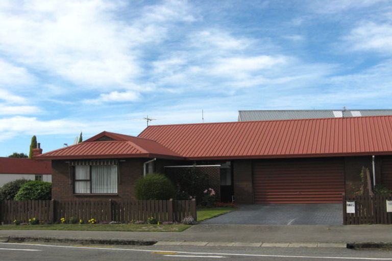 Photo of property in 2/146 Racecourse Road, Sockburn, Christchurch, 8042