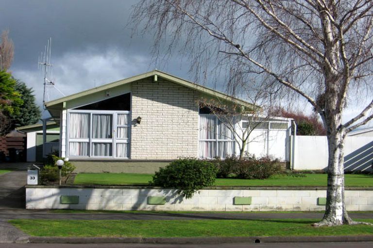 Photo of property in 33 Humphries Place, Awapuni, Palmerston North, 4412