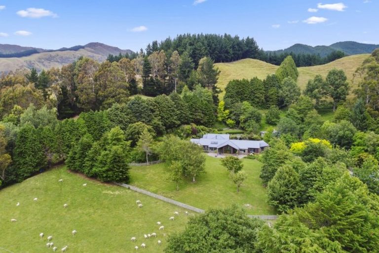 Photo of property in 959 Whitemans Valley Road, Whitemans Valley, Upper Hutt, 5371