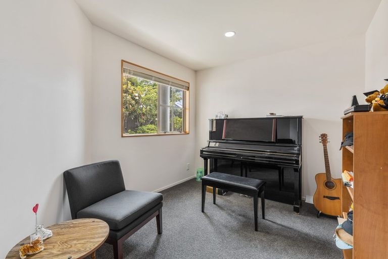 Photo of property in 1/10 Midway Avenue, Castor Bay, Auckland, 0620