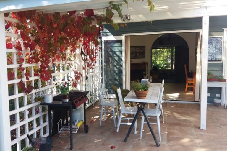 Photo of property in 1 Hart Street, Featherston, 5710