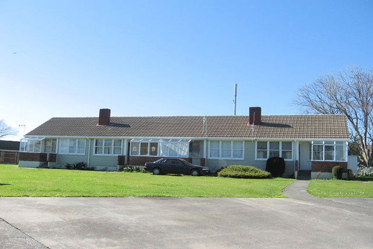 Photo of property in 21-24 Stonehaven Crescent, West End, Palmerston North, 4412