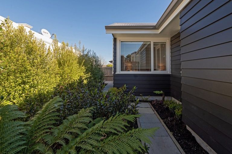 Photo of property in 1a Rogers Place, Kinloch, Taupo, 3377