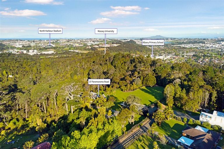 Photo of property in 37 Paremoremo Road, Lucas Heights, Auckland, 0632