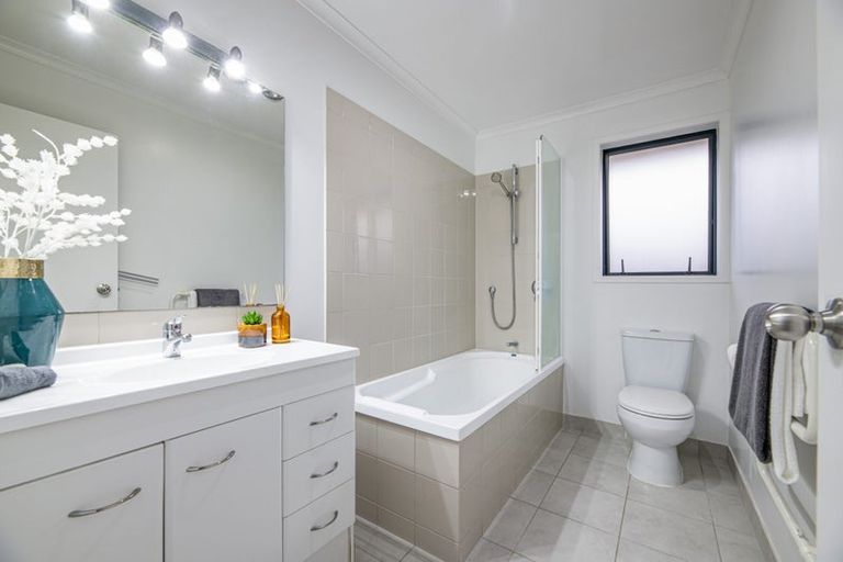 Photo of property in 62 Waitaki Street, Henderson, Auckland, 0612