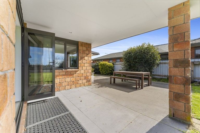 Photo of property in 30 Montague Grove, Stratford, 4332