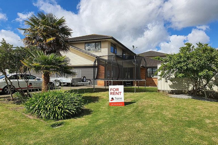 Photo of property in 11 Thomas Hamer Place, Greenhithe, Auckland, 0632