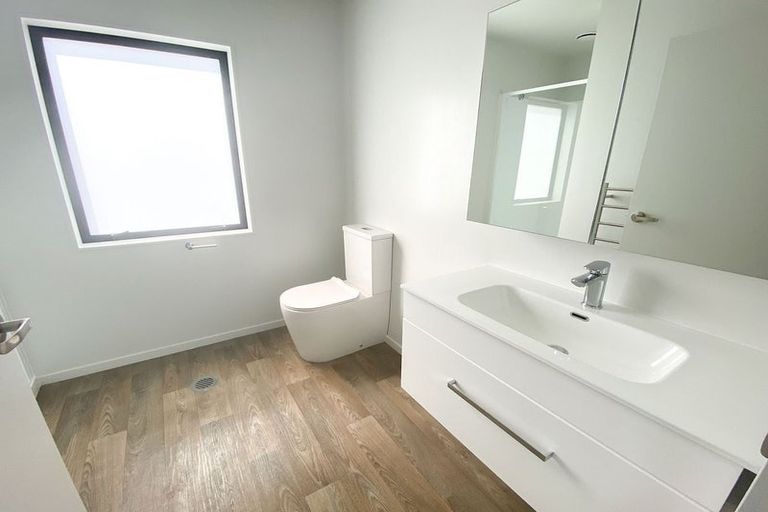 Photo of property in 30 Matawhanga Drive, Wattle Downs, Auckland, 2103