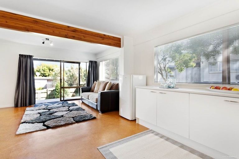 Photo of property in 14 Oaktree Avenue, Browns Bay, Auckland, 0630