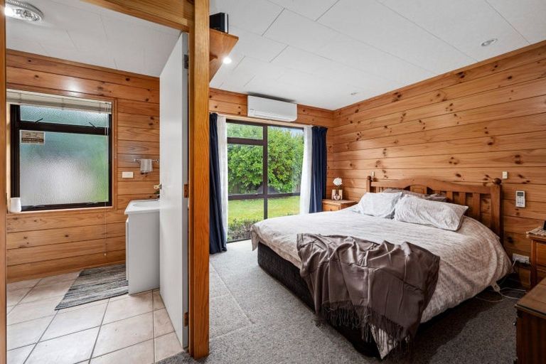 Photo of property in 10 Heaphy Place, Pukehangi, Rotorua, 3015