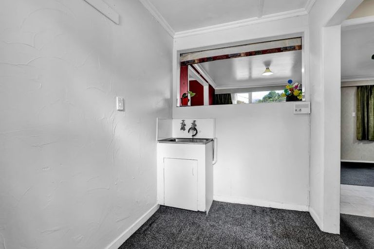 Photo of property in 342 South Road, Hawera, 4610