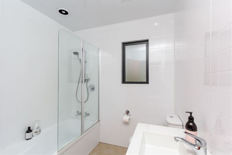 Photo of property in 3 Stuart Place, Blagdon, New Plymouth, 4310