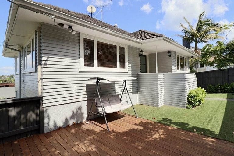 Photo of property in 182 Old Titirangi Road, Titirangi, Auckland, 0604