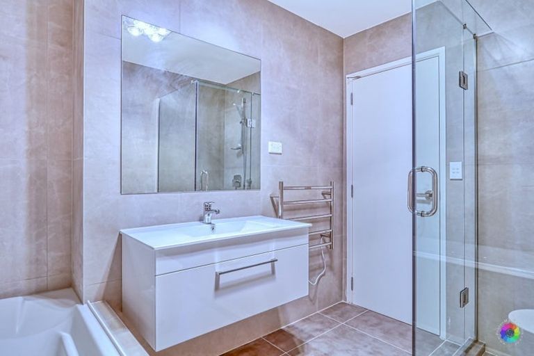 Photo of property in 9d Gulf Crest, Bucklands Beach, Auckland, 2012