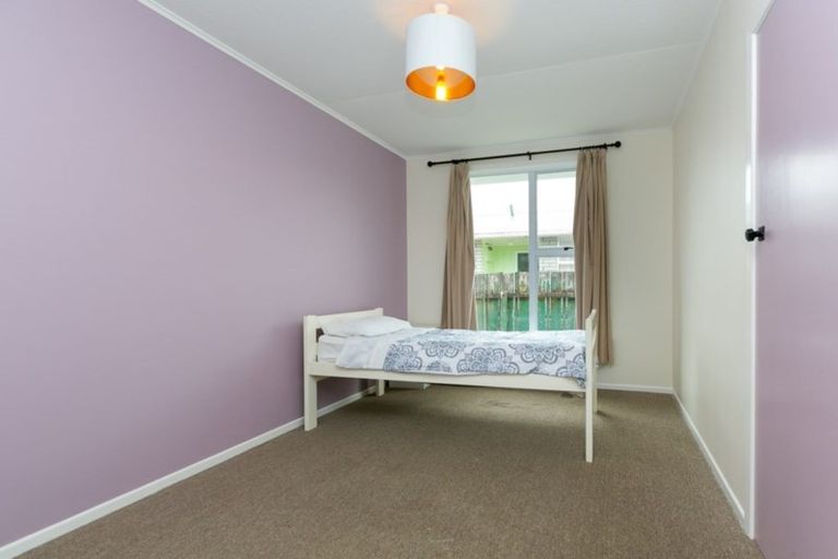 Photo of property in 13 Regent Place, Blagdon, New Plymouth, 4310