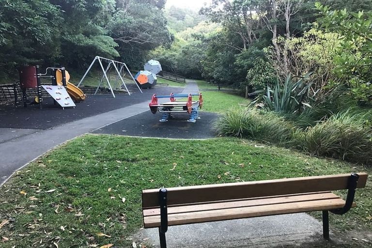 Photo of property in 39 Delhi Crescent, Khandallah, Wellington, 6035