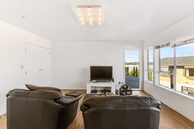 Photo of property in 8 Aztec Place, Conifer Grove, Takanini, 2112