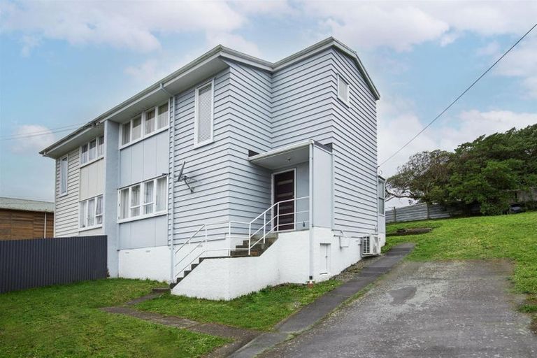 Photo of property in 1b Durham Street, Cannons Creek, Porirua, 5024