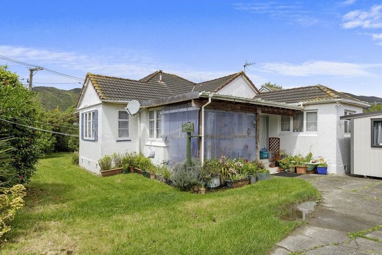 Photo of property in 15 Raymond Terrace, Fairfield, Lower Hutt, 5011