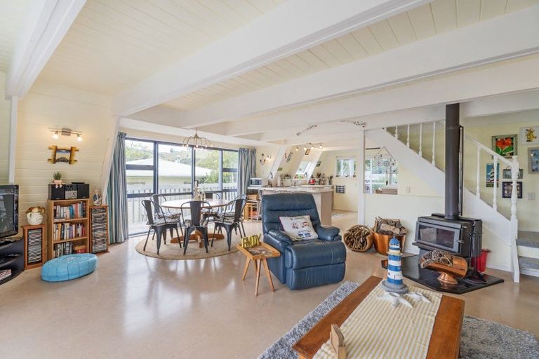 Photo of property in 55 Oyster Drive, Cooks Beach, Whitianga, 3591