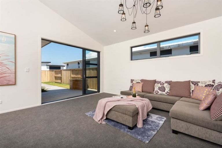 Photo of property in 26 Knightia Drive, Papamoa Beach, Papamoa, 3118